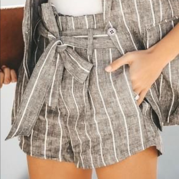 Vici linen shorts - Picture 2 of 2